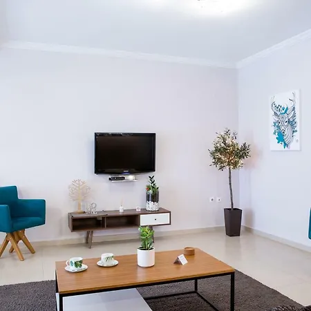 Modern Est.6 דירה