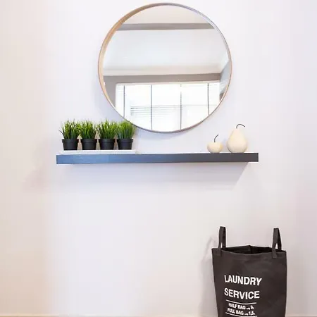 דירה Modern Est.6