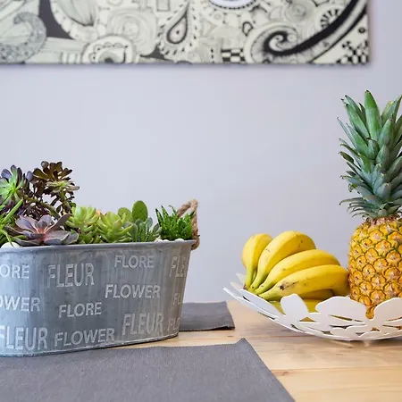 Modern Est.6 * Thessaloníki